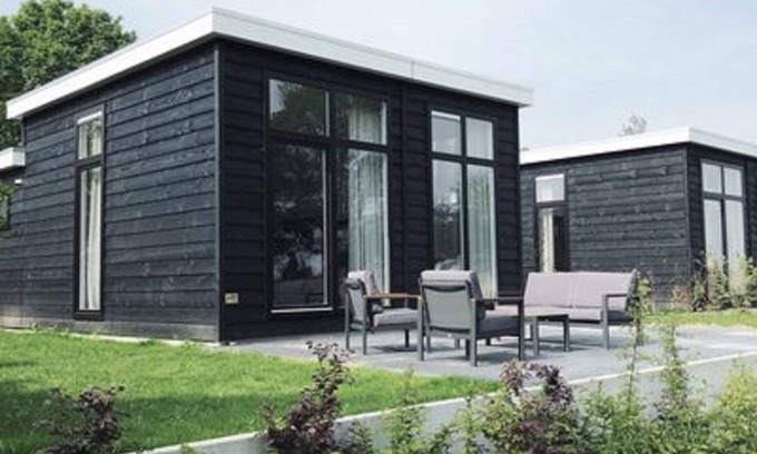 Zuna Cottage | Holiday Home in Overijssel With Garden Terrace