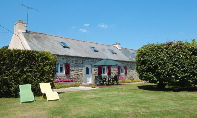 Plogonnec House | Holiday Home in Plogonnec near Sandy Beaches