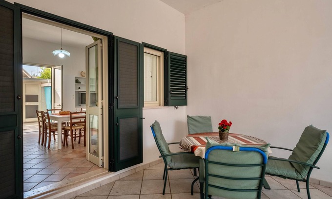 Torre dell'Orso House | Holiday Home "Kalocéri" close to the Beach with Terrace & Outdoor Shower