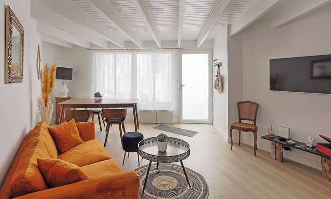 Pornic Apartment | Holiday Home 'La Galerie Pornic - Maison Cedre' with Wi-Fi