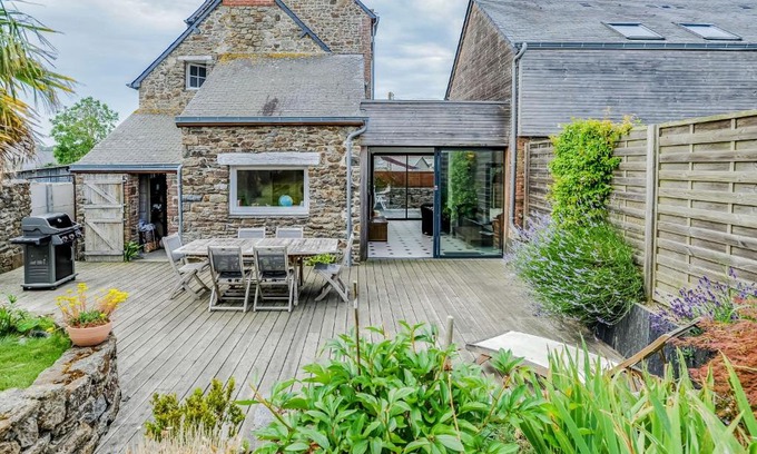 La Gouesniere House | Holiday Home Le Gros chêne by Interhome