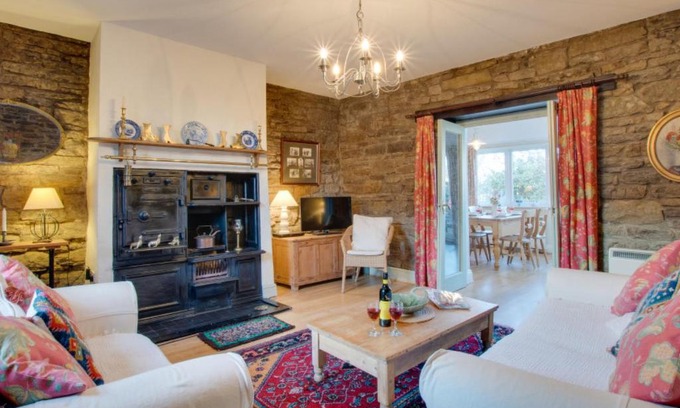 Woodhorn House | Holiday Home Lobster Pot Cottage by Interhome