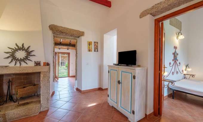 Aglientu House | Holiday Home 'Lu Stazzu Di Tarraolta 2' with Sea View, Shared Terrace and Garden