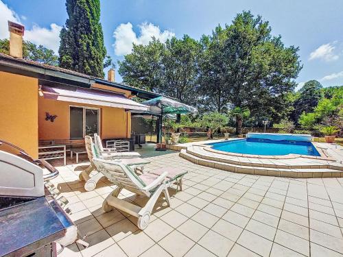 Saint-Pandelon House | Holiday Home Maison du Chêne Pointu by Interhome