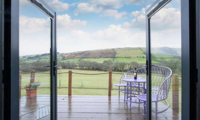 Trecastle House | Holiday Home Mantisa by Interhome