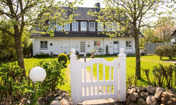 Archsum House | Holiday home on Sylt in idyllic dream location - dogs welcome!