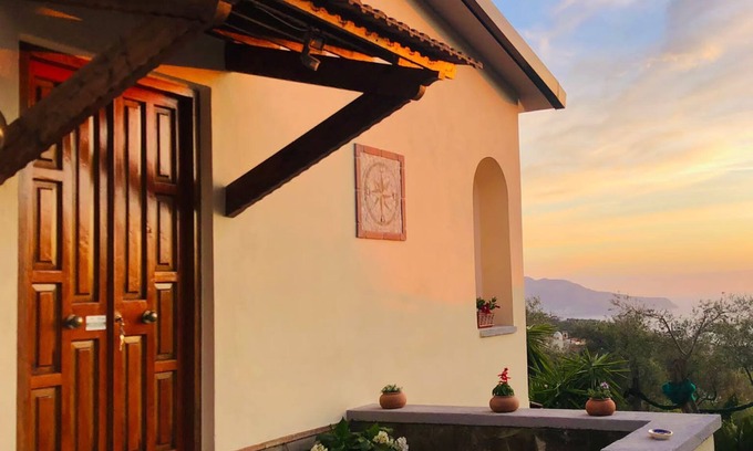 Massa Lubrense Apartment | Holiday Home Overlooking Capri With Garden