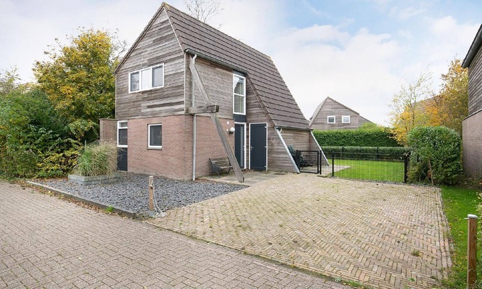 Grou House | Holiday home overlooking the water