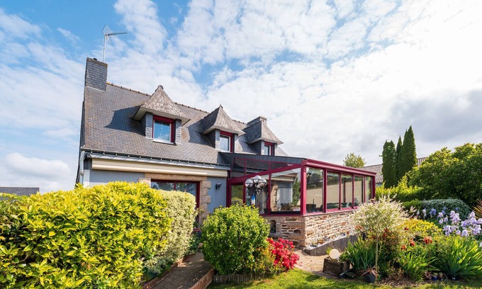 Saint-Barthelemy House | Holiday Home 'Refuge Du Blavet' with Private Terrace, Private Garden and Wi-Fi