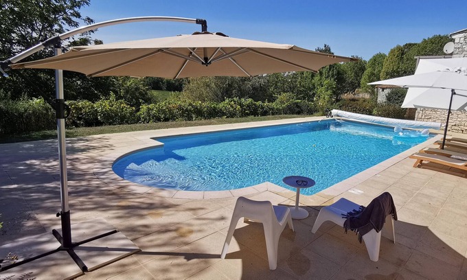 Singleyrac House | Holiday Home 'Rabbit House' with Shared Pool, Private Terrace and Wi-Fi