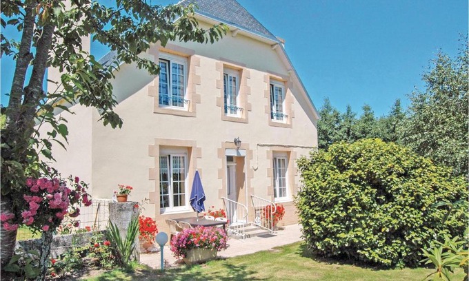 Saint-Jean-Trolimon House | Holiday Home Saint Jean-Trolimon - 02