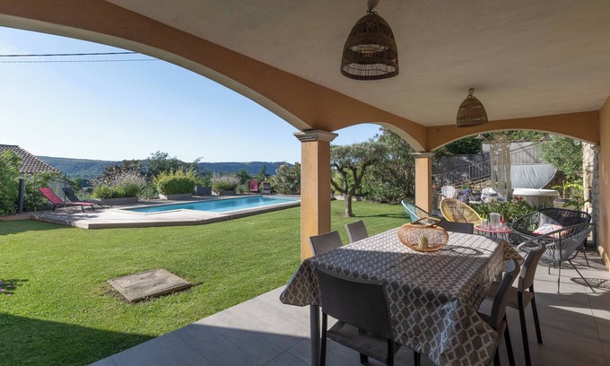 Saint-Privat House | Holiday Home "Spacious Pleasant Accommodation" with Mountain View, Private Pool and Wi-Fi