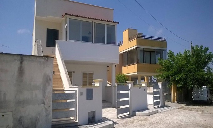 Torre dell'Orso House | Holiday Home 'Trilo Torre dell Orso 5 posti Pt33' close to the Beach