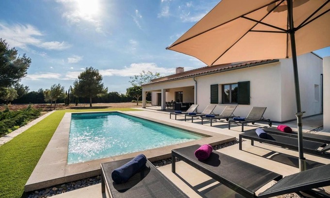 Manacor House | Holiday Home "Villa Can Llorenç" with Wi-Fi, A/C, Pool & Terrace
