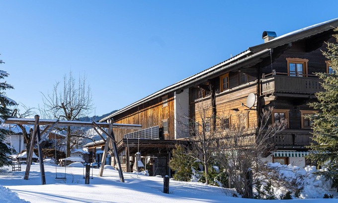 Feuring Apartment | Holiday home with balcony near the ski lift