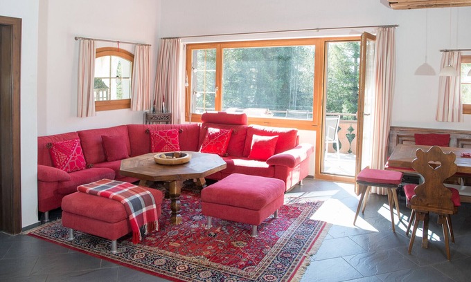 Lenzerheide Apartment | Holiday home with Jacuzzi for 6 persons-Lenzerheide