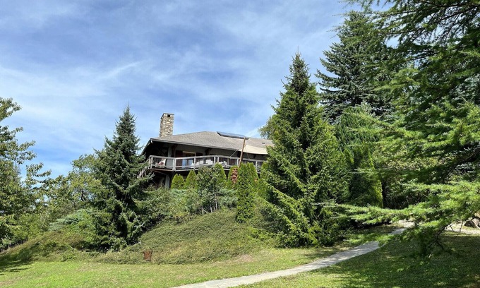 Saint-Sauveur House | Holiday Home with sauna, Saint-Sauveur