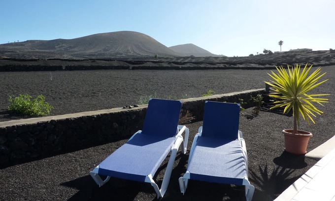 Tias House | Holiday house in quiet location with views of the Timanfaya National Park