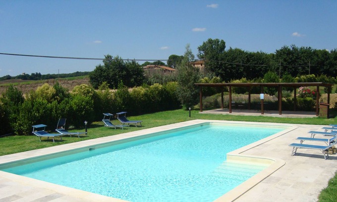 Badiola House | Holiday House 8/10 pax 250sqm in country house with 1ha of garden and swim pool