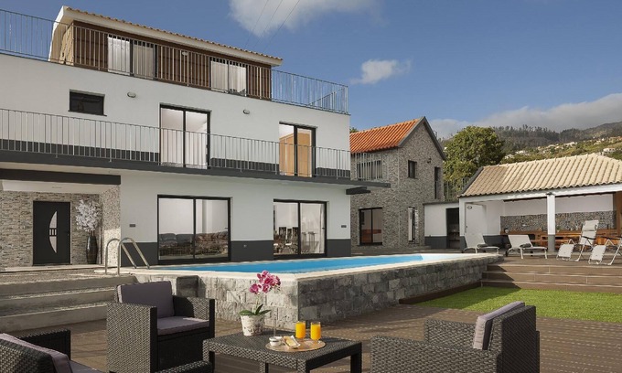 Estrela da Calheta House | Holiday house Calheta for 1 - 10 persons with 5 bedrooms - Holiday home