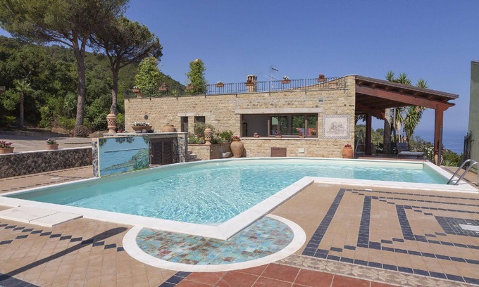 Cefalu House | Holiday house Cefalù for 1 - 10 persons with 5 bedrooms - Holiday home