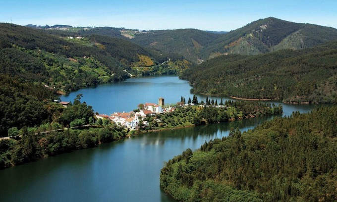 Nossa Senhora do Pranto House | Holiday house Dornes for 1 - 6 persons with 3 bedrooms - Holiday home