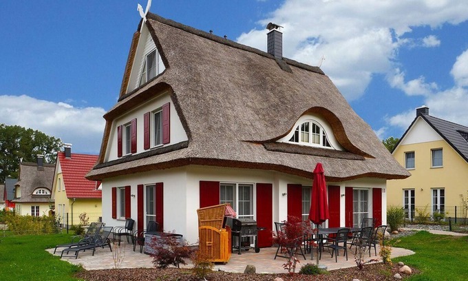 Glowe House | Holiday house Glowe for 1 - 10 persons with 5 bedrooms - Holiday house