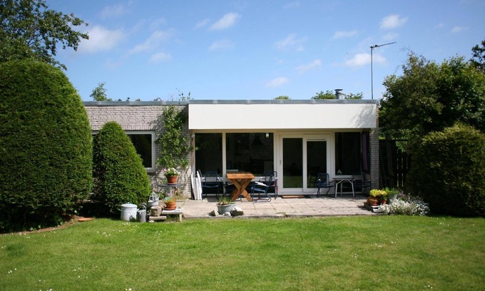 Den Burg House | Holiday House in Den Burg with Private Parking