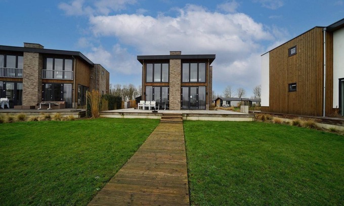 Kerkdriel House | Holiday house Kerkdriel for 1 - 10 persons with 5 bedrooms - Holiday home