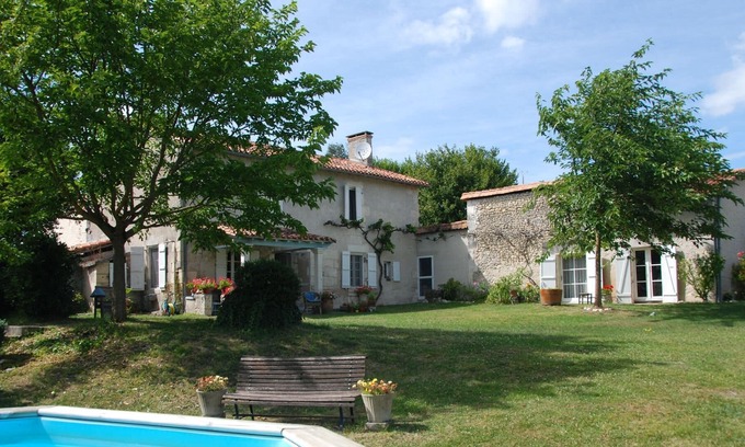 Lusignac House | Holiday house Lusignac for 1 - 7 persons with 4 bedrooms - Holiday house