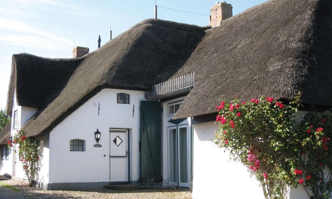 Midlum House | Holiday house Midlum for 1 - 5 persons with 3 bedrooms - Holiday home