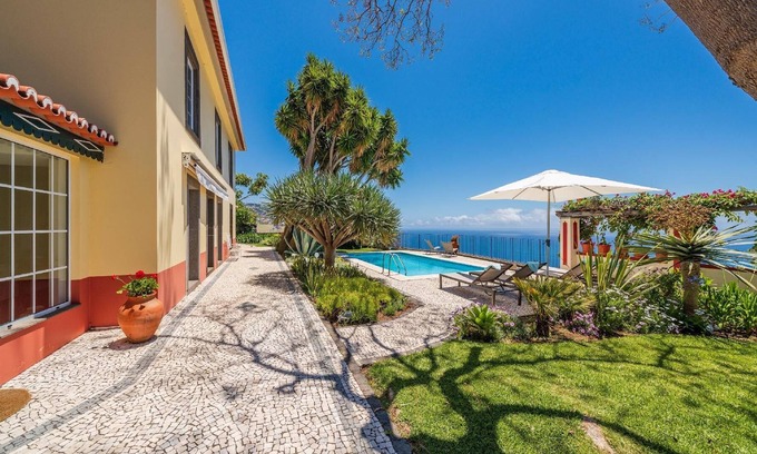 Monte House | Holiday house Monte Funchal for 1 - 8 persons with 4 bedrooms - Holiday home