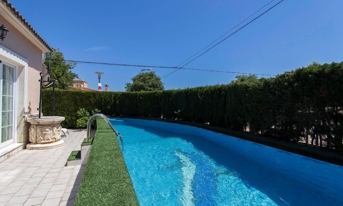 Son Ferrer House | Holiday house Son Ferrer for 1 - 8 persons with 3 bedrooms - Row house
