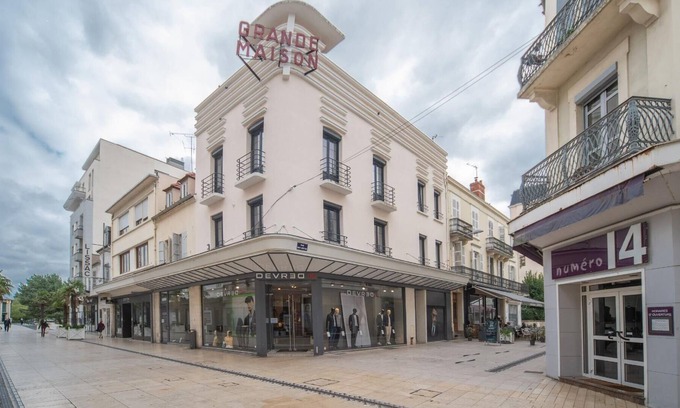 Cœur de Ville House | Holiday house Vichy for 1 - 12 persons with 4 bedrooms - Row house