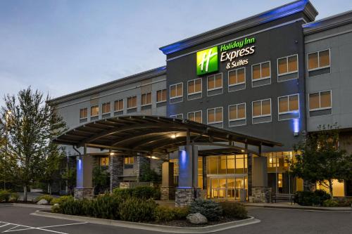 Colorado Springs Hotel | Holiday Inn Express & Suites Colorado Springs Central by IHG