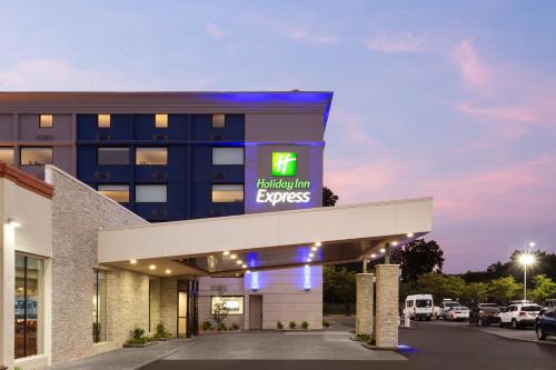 College Park Hotel | Holiday Inn Express Atlanta Airport - North by IHG