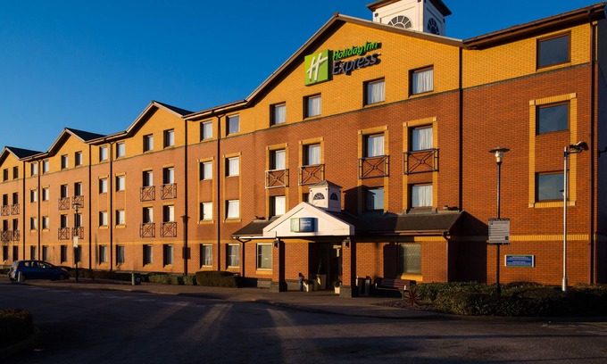 Stoke-on-Trent Hotel | Holiday Inn Express Stoke On Trent by IHG