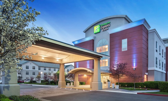 North Natomas Hotel | Holiday Inn Express Hotel Sacramento Airport Natomas by IHG