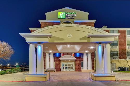 Lake Worth Hotel | Holiday Inn Express Lake Worth NW Loop 820 by IHG