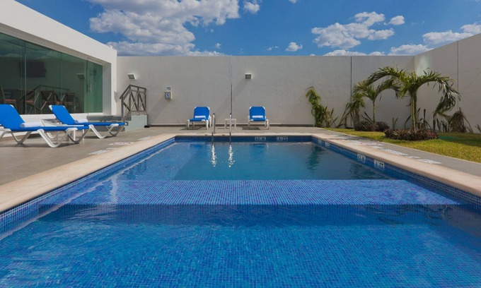 Zona Industrial Hotel | Holiday Inn Express Mérida by IHG