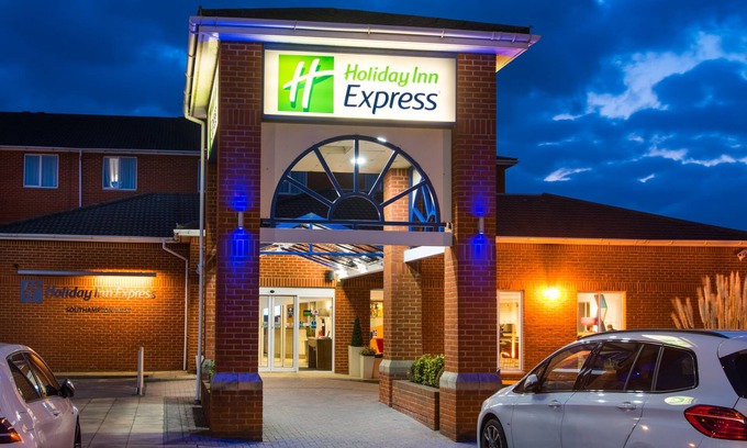 Southampton Hotel | Holiday Inn Express Southampton - West by IHG