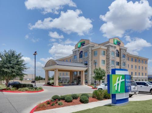 Brooks City Base Hotel | Holiday Inn Express & Suites San Antonio - Brooks City Base by IHG
