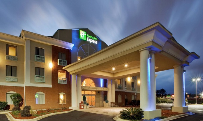 Thomasville Hotel | Holiday Inn Express & Suites Thomasville by IHG