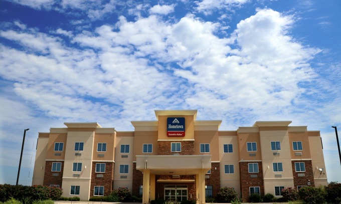 Bridgeport Hotel | Holiday Inn Express & Suites Bridgeport by IHG