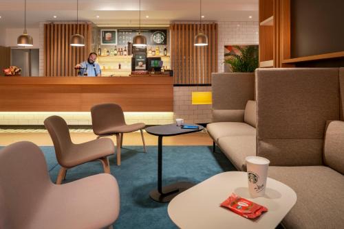 Bailly-Romainvilliers Hotel | Holiday Inn Express - Marne-la-Vallée Val d'Europe by IHG