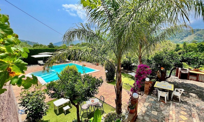 Mitogio House | Holiday Home in Sicily near Mount Etna