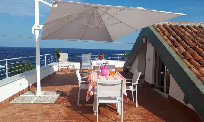 Stazzo Villa | HOLIDAY ON TOP OF THE SEA, AMAZING VIEW IN A NEW FULLYEQUIPPED 100MQ APARTMENT