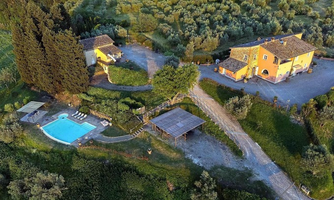 Montelupo Fiorentino House | Holiday villa 'Colle sotto 17' with private pool