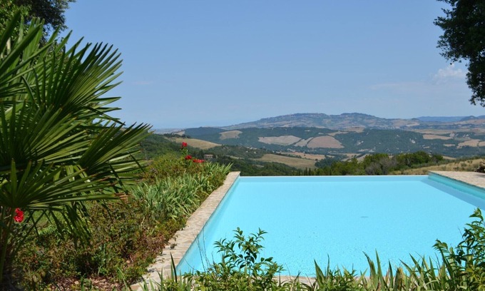 Pomarance Apartment | Holiday, where Tuscany is still authentic. 16th c. Villa Infinity Pool: Cipresso