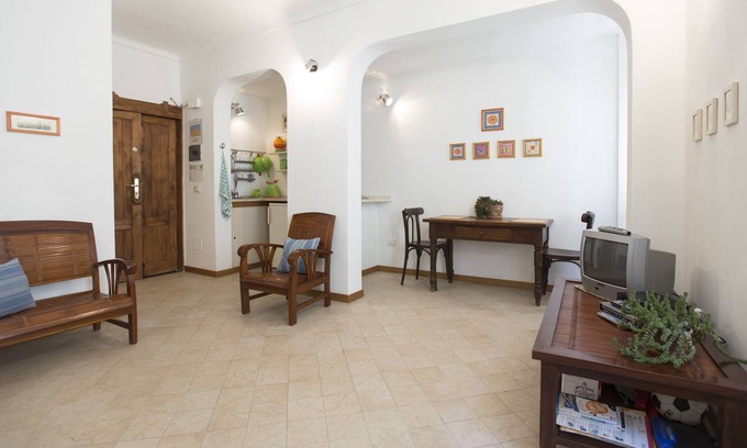Alghero City Centre Apartment | HOLIDAYS IN ALGHERO - Hospitality Card (COD.CIN IT090003C2000P0350)